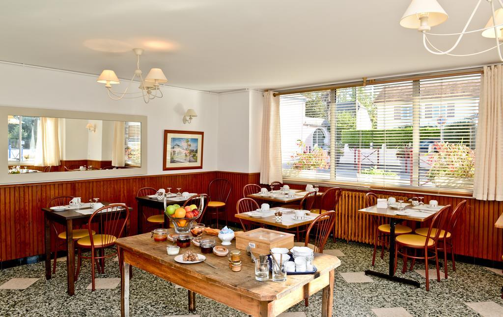 Logis Chez Germaine Hotell Geüs-d'Oloron Exteriör bild