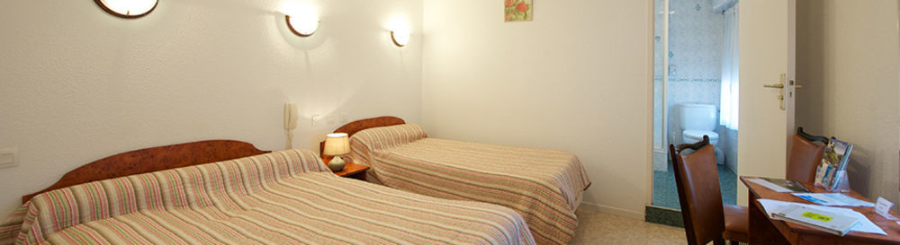 Logis Chez Germaine Hotell Geüs-d'Oloron Exteriör bild