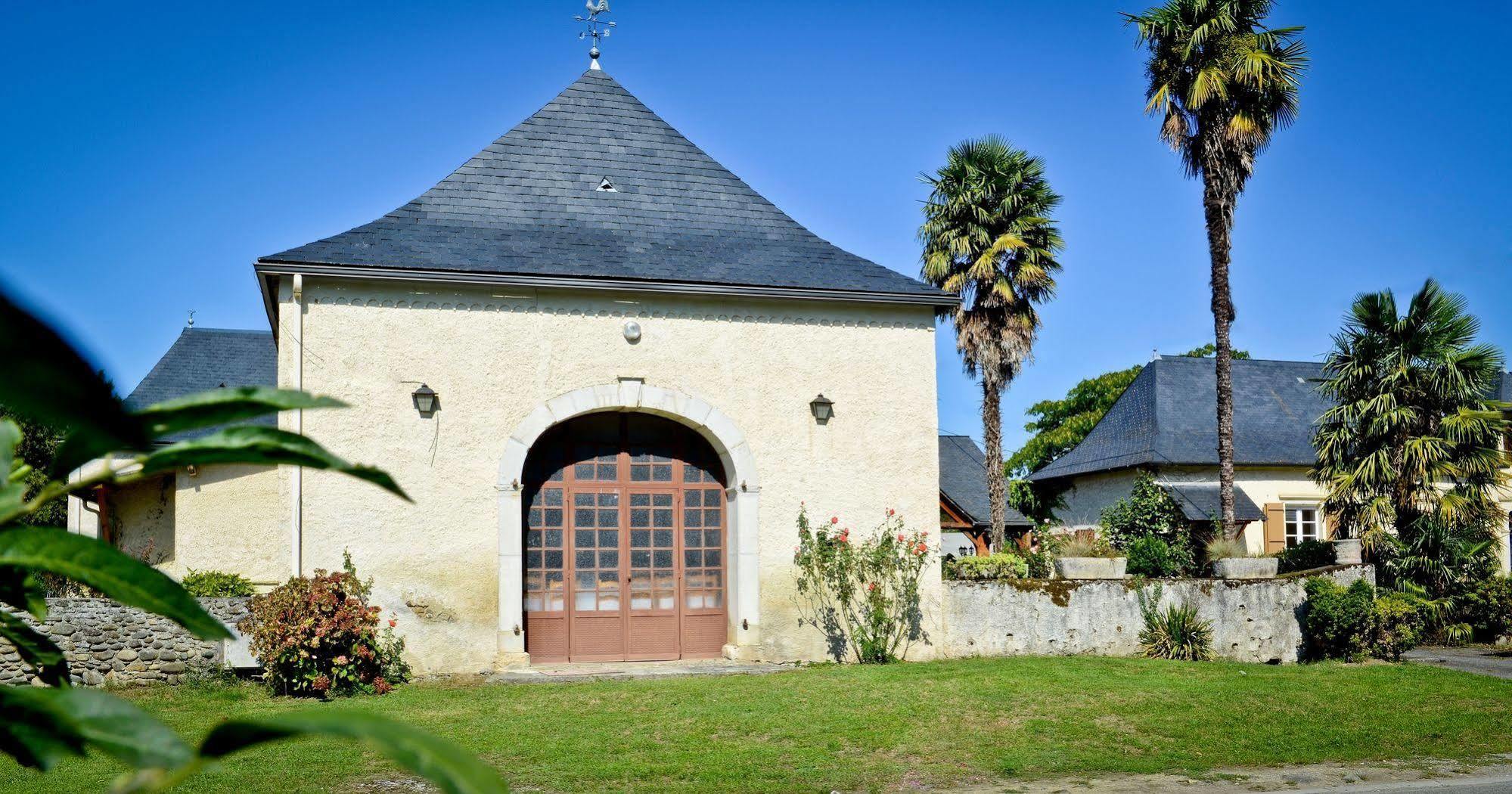 Logis Chez Germaine Hotell Geüs-d'Oloron Exteriör bild