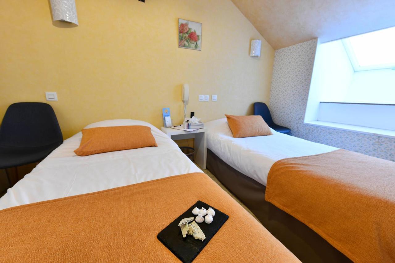 Logis Chez Germaine Hotell Geüs-d'Oloron Exteriör bild